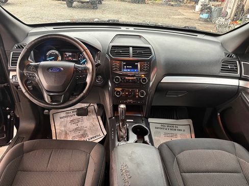 Used 2016 Ford Explorer XLT AWD/4WD image 13