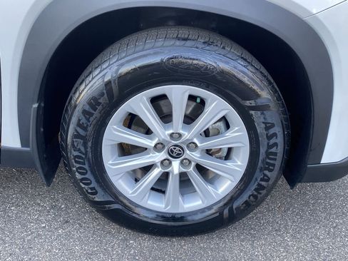 Used 2024 Toyota Grand Highlander XLE image 19