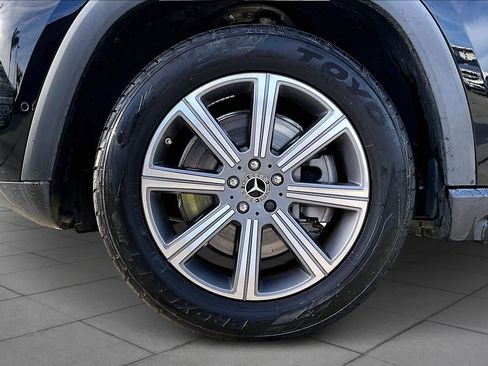 Used 2021 Mercedes-Benz GLS 450 4MATIC image 10