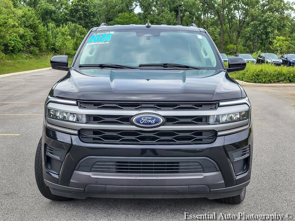 Used 2024 Ford Expedition XLT AWD/4WD image 4