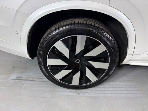 Used 2023 Volvo XC90 T8 Ultimate w/ Lounge Package AWD/4WD image 11