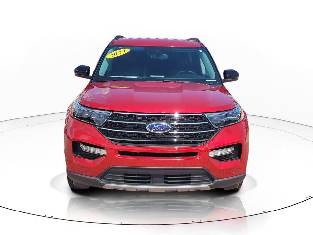 Used 2024 Ford Explorer XLT w/ Equipment Group 202A RWD image 2