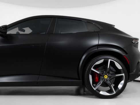 Used 2025 Ferrari Purosangue AWD/4WD image 16