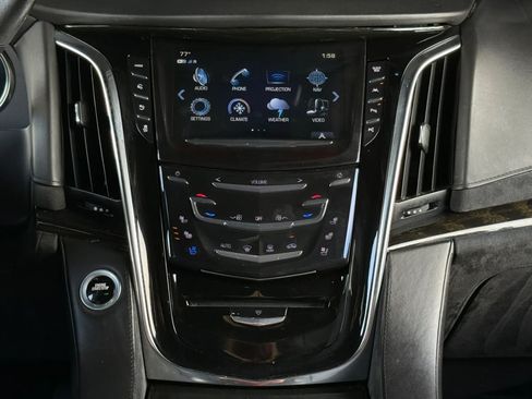 Used 2018 Cadillac Escalade ESV Platinum AWD/4WD image 58