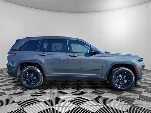New 2026 Jeep Grand Cherokee Altitude AWD/4WD image 25
