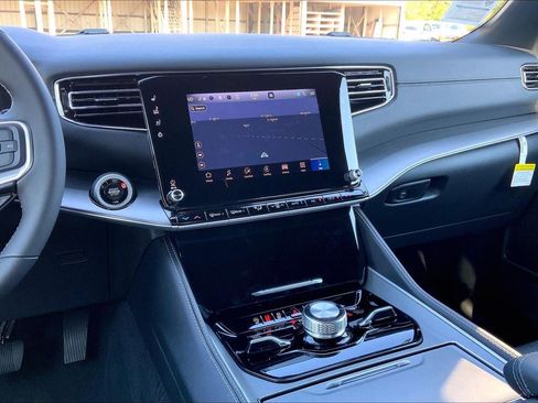 New 2025 Jeep Wagoneer L Series II image 6