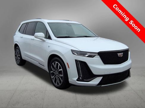 Used 2025 Cadillac XT6 Sport w/ LPO, Floor Liner Package image 8