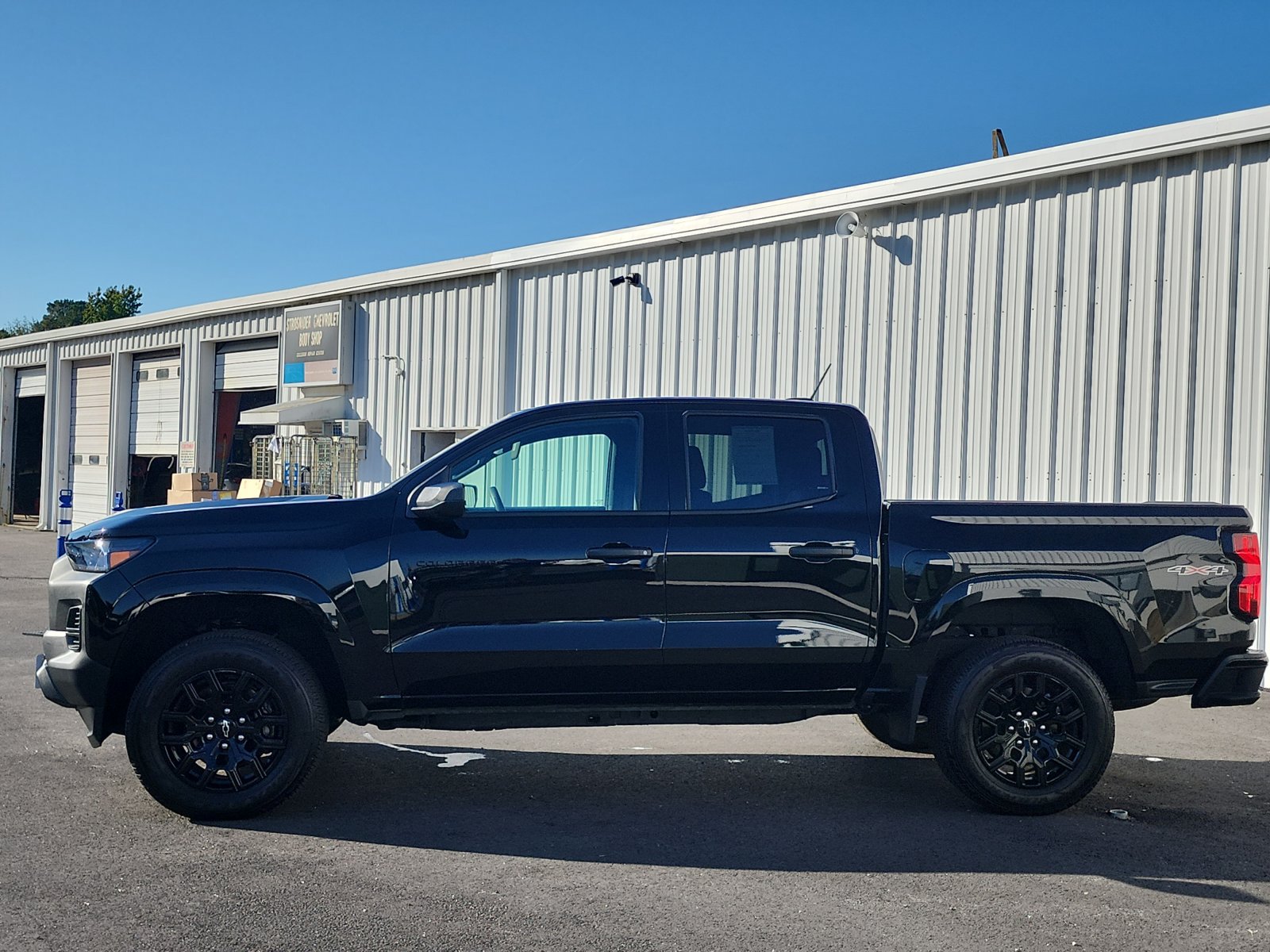 Used 2026 Chevrolet Colorado W/T w/ WT Custom Package AWD/4WD image 2