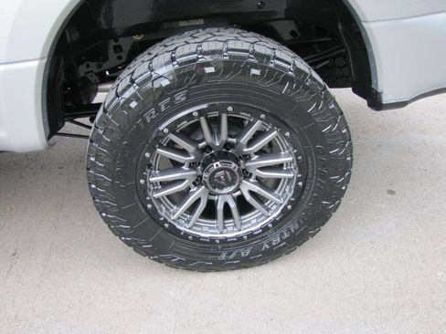 Used 2022 Ford F250 Platinum w/ FX4 Off-Road Package image 29