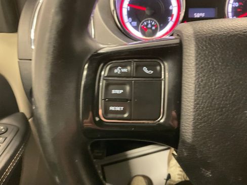 Used 2019 Dodge Grand Caravan SXT image 16