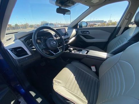 Certified 2022 Nissan Rogue SV image 12