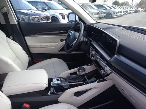 New 2025 Kia Telluride S image 7