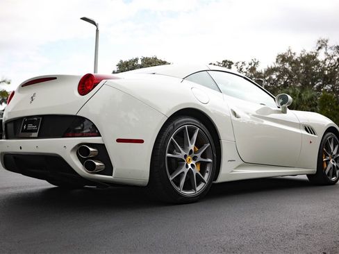 Certified 2012 Ferrari California image 10