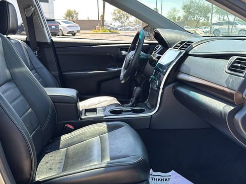 Used 2017 Toyota Camry XLE w/ Moonroof Package FWD image 25