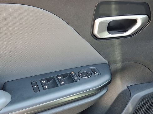 Used 2025 Kia K4 FWD image 12