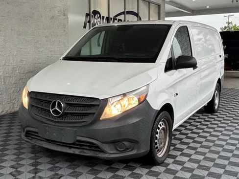Used 2016 Mercedes-Benz Metris image 3