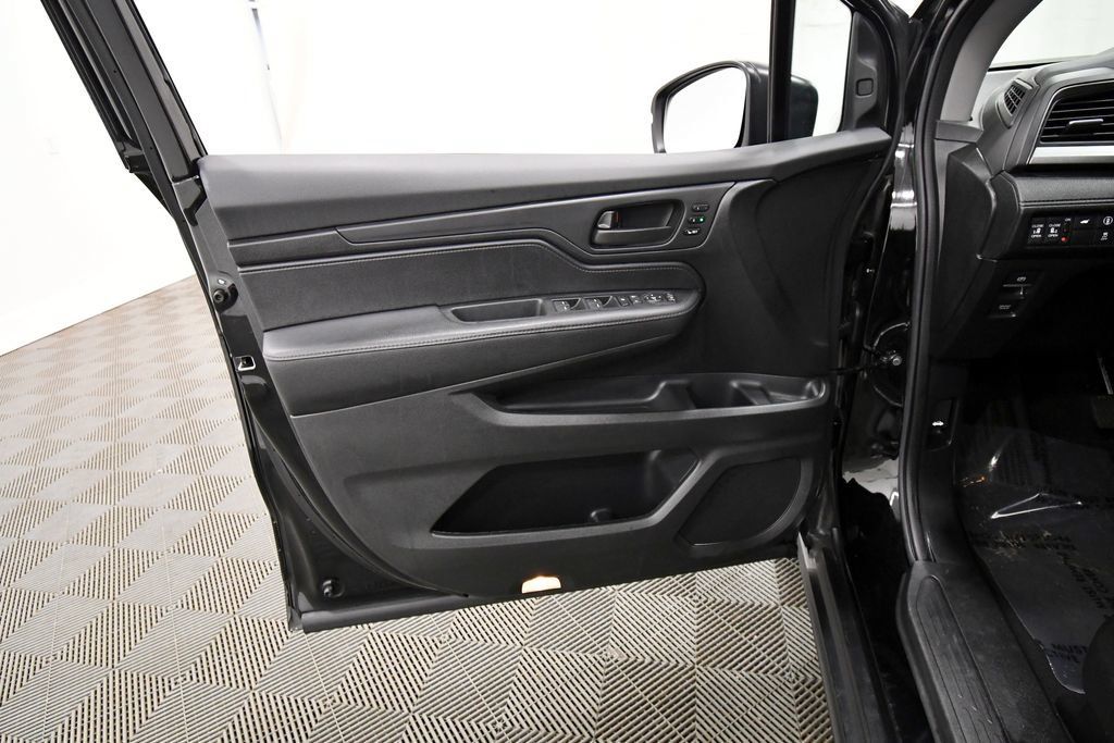Certified 2024 Honda Odyssey EX-L image 13