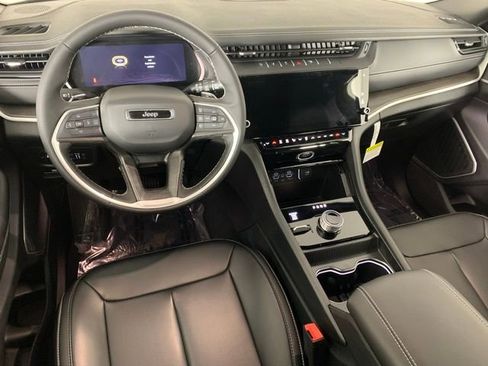New 2026 Jeep Grand Cherokee Limited AWD/4WD image 13