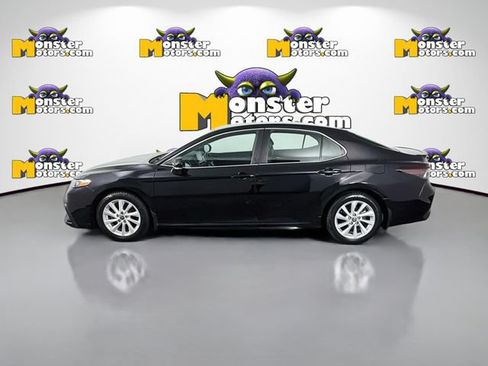 Used 2021 Toyota Camry SE FWD image 8