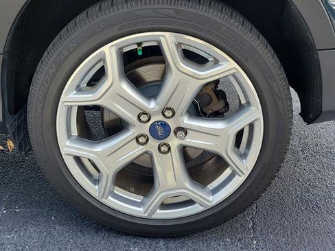 Used 2019 Ford Escape Titanium image 25