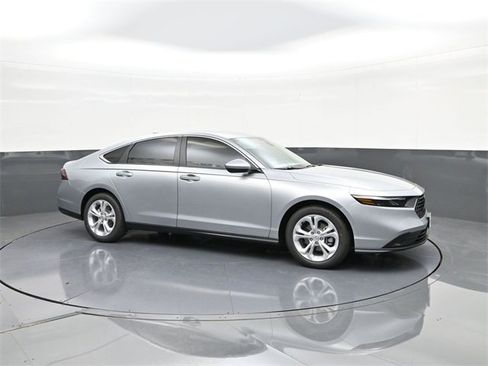 New 2025 Honda Accord LX image 13
