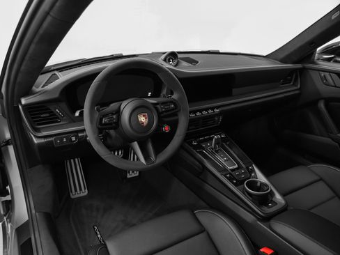 Certified 2025 Porsche 911 Carrera GTS RWD image 4