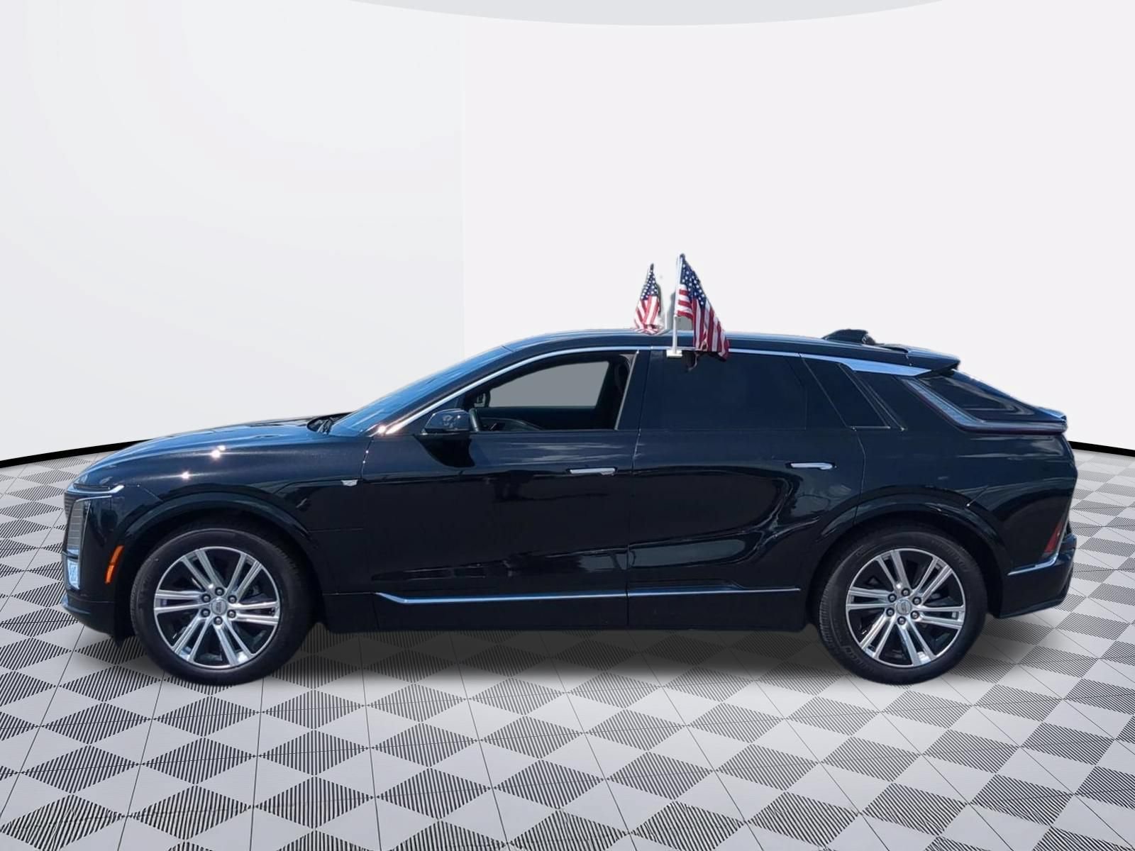 Certified 2024 Cadillac Lyriq Tech AWD/4WD image 4