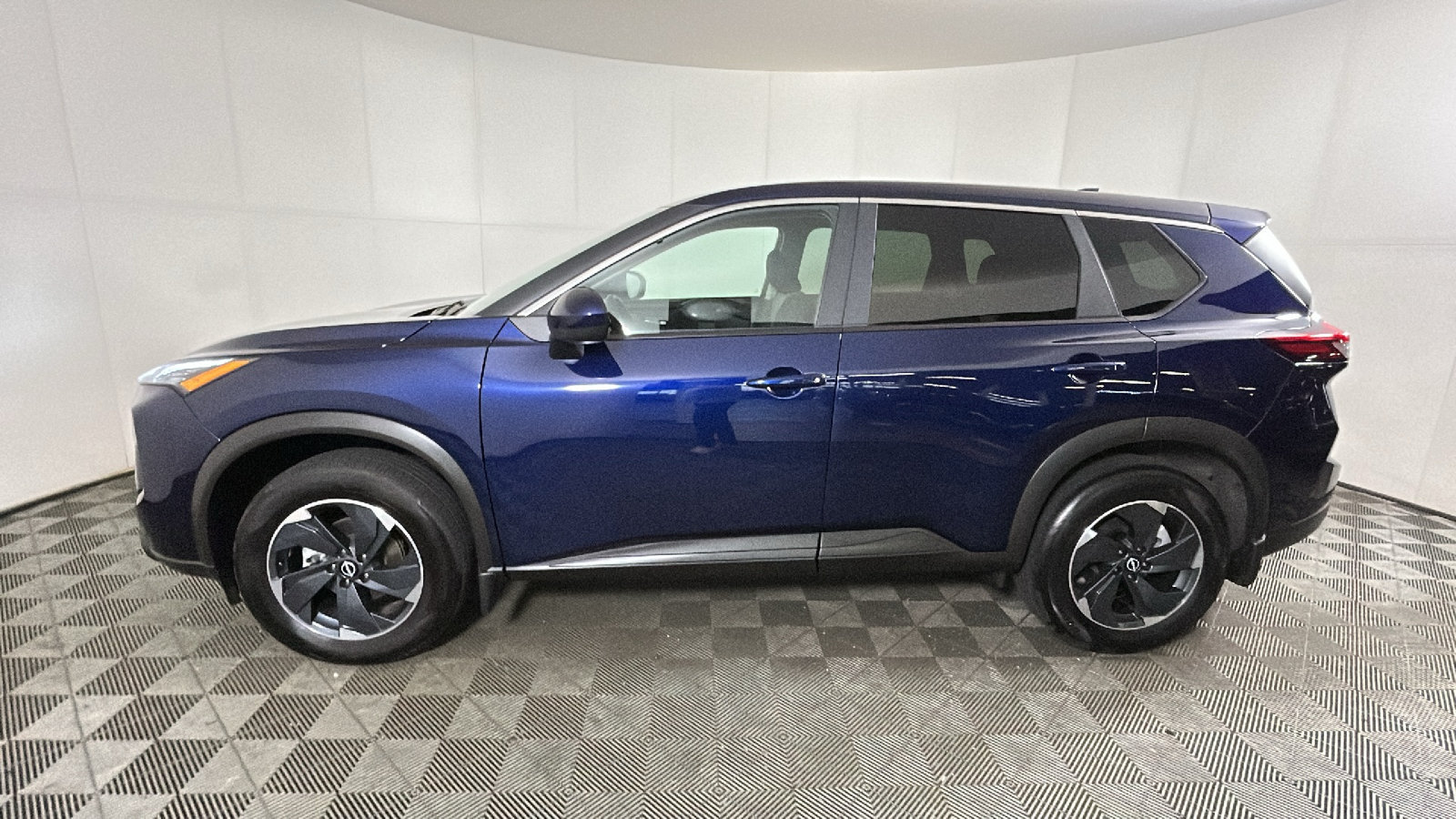 Certified 2026 Nissan Rogue SV AWD/4WD image 7