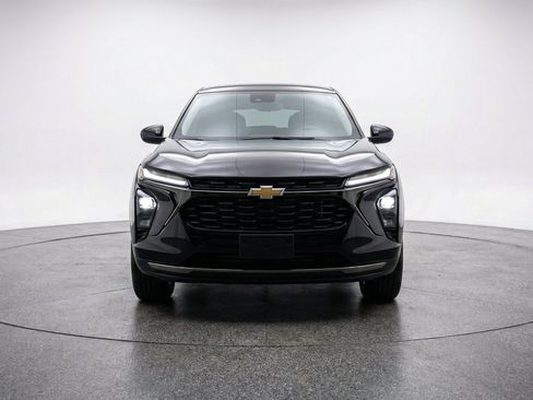 Used 2025 Chevrolet TrailBlazer LT FWD image 2