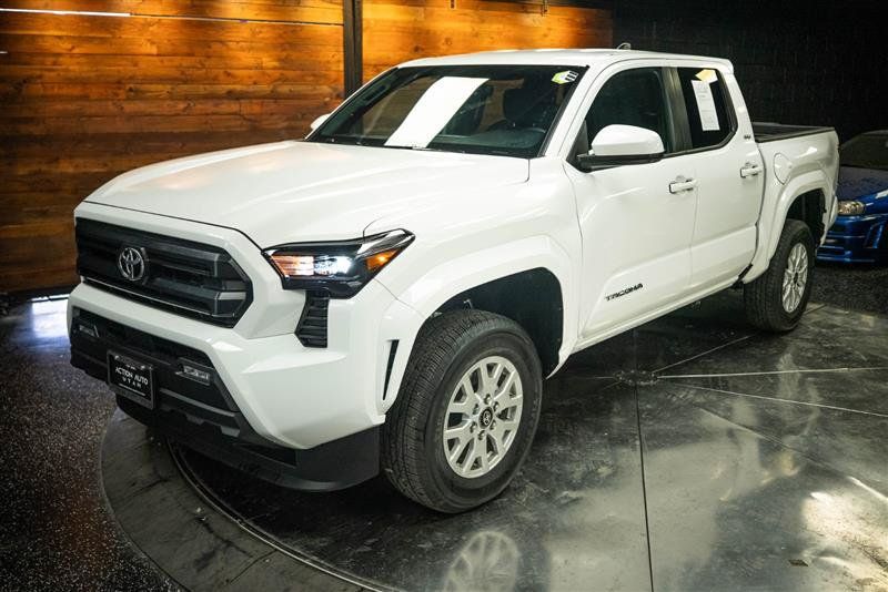 Used 2026 Toyota Tacoma SR5 AWD/4WD image 2