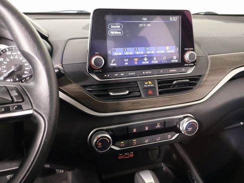 Used 2024 Nissan Altima 2.5 SV image 5