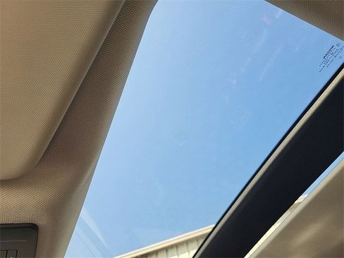 Used 2022 Nissan Rogue SL w/ SL Premium Package image 16