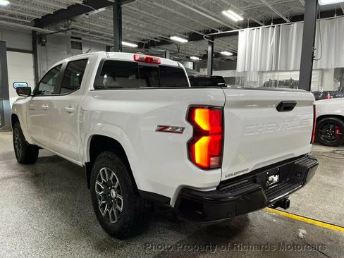 Used 2023 Chevrolet Colorado Z71 w/ Z71 Convenience Package 2 image 5