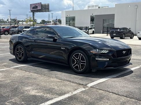 Used 2021 Ford Mustang GT Premium w/ Equipment Group 401A RWD image 3