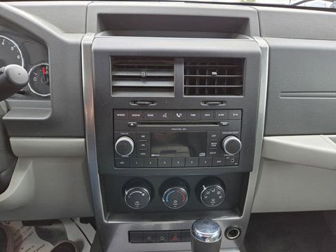 Used 2008 Jeep Liberty Sport w/ Popular Equipment Group AWD/4WD image 23