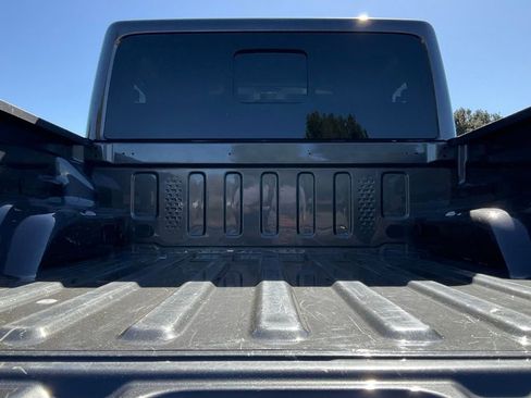 Used 2021 Jeep Gladiator Rubicon image 16