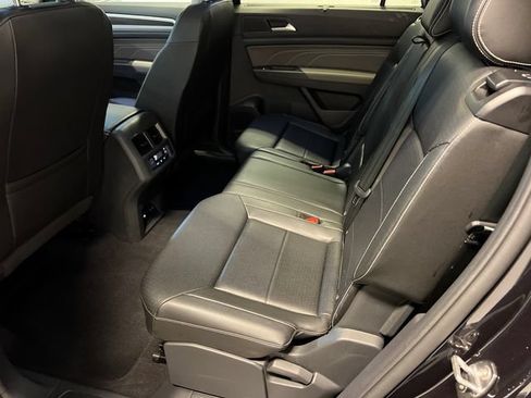 Certified 2023 Volkswagen Atlas SE w/ Panoramic Sunroof Package FWD image 17