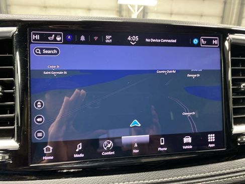 Used 2025 Chrysler Pacifica Limited FWD image 9