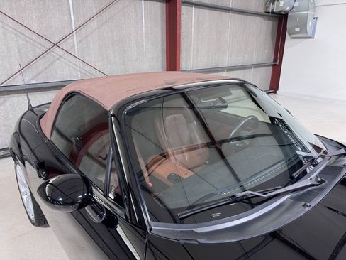 Used 2006 MAZDA MX-5 Miata Grand Touring RWD image 26