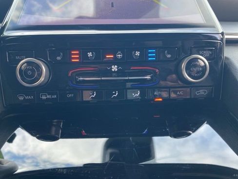 Certified 2022 Jeep Grand Cherokee L Overland w/ Luxury Tech Group IV image 47