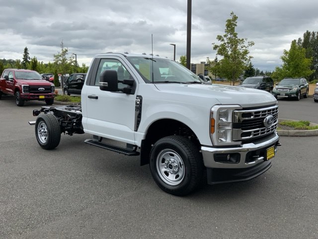 New 2025 Ford F350 XL w/ XL Chrome Package AWD/4WD image 3