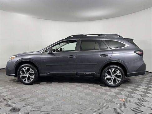 Used 2022 Subaru Outback Limited image 11