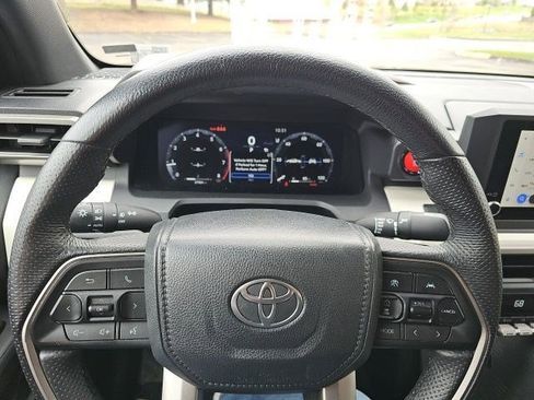 Used 2024 Toyota Tacoma TRD Off-Road image 22