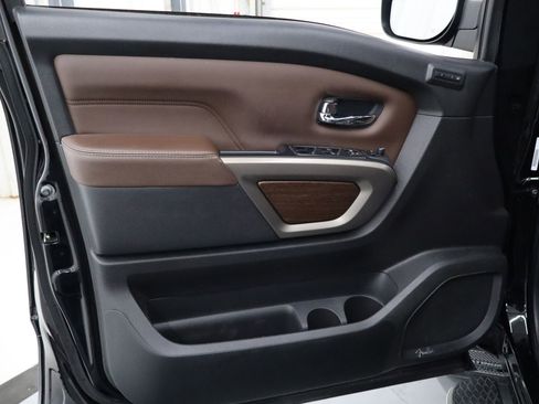 Used 2021 Nissan Titan Platinum Reserve w/ Moonroof Package image 10