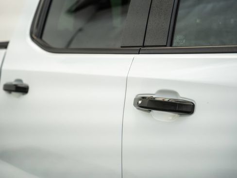 Used 2024 Chevrolet Silverado 1500 LT Trail Boss w/ Convenience Package II AWD/4WD image 19