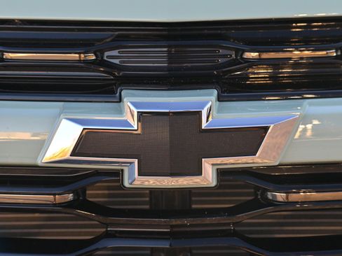 Used 2026 Chevrolet Trax ACTIV w/ Sunroof Package image 35