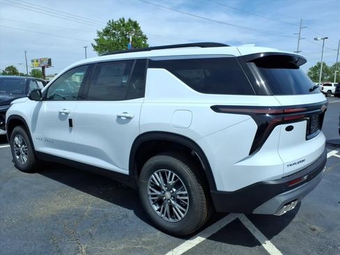 New 2026 Chevrolet Traverse LT FWD image 5