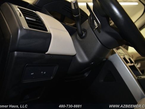 Used 2022 Land Rover Discovery S image 31