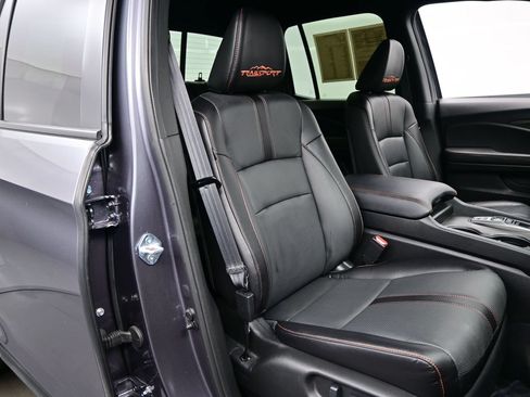 Used 2025 Honda Ridgeline TrailSport image 14