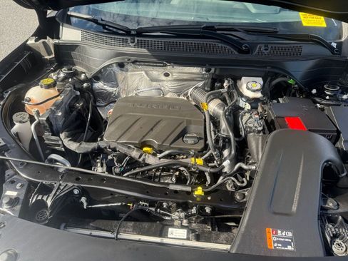 Used 2025 Chevrolet Trax LT image 25